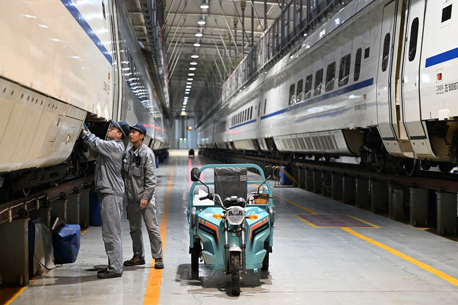 Хух-Хот: Жа?а жыл демалысынан кей?н к?л?ктерге техникалы? ?ызмет к?рсету ?ар?ынды ж?р?уде