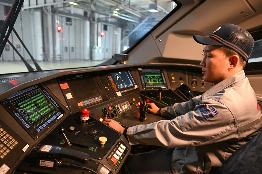 Хух-Хот: Жа?а жыл демалысынан кей?н к?л?ктерге техникалы? ?ызмет к?рсету ?ар?ынды ж?р?уде