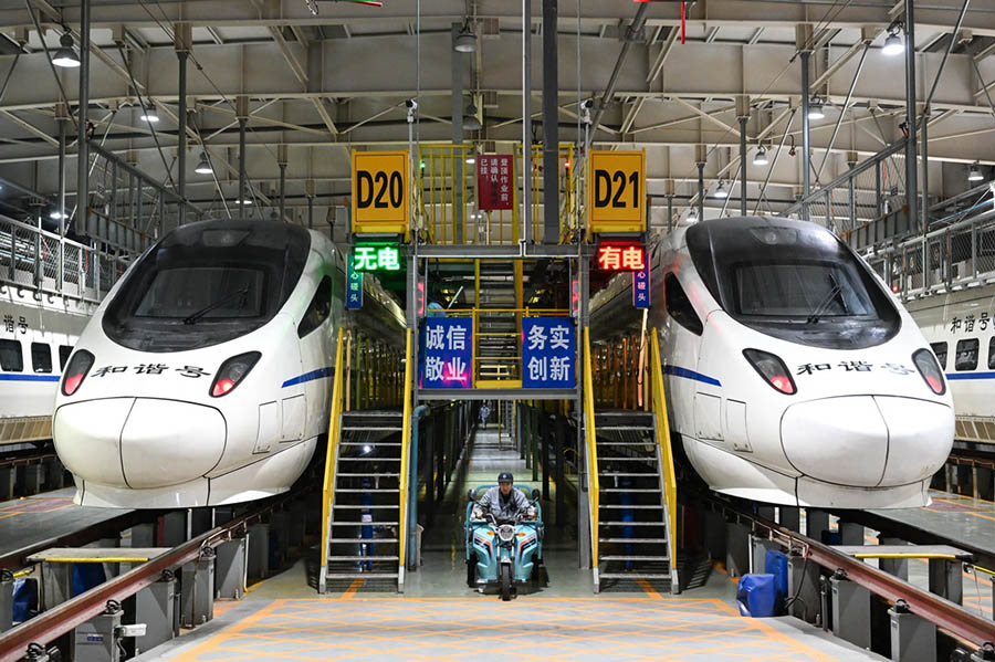 Хух-Хот: Жа?а жыл демалысынан кей?н к?л?ктерге техникалы? ?ызмет к?рсету ?ар?ынды ж?р?уде