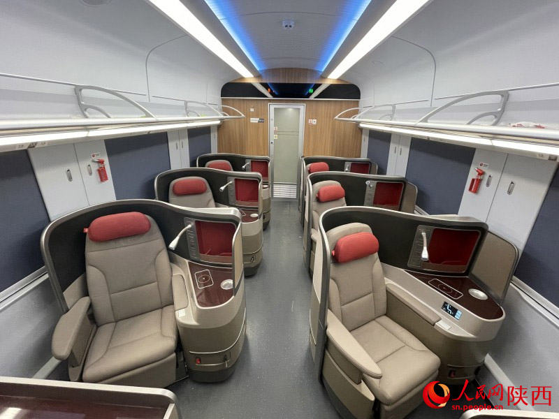 CR200-C ?Fuxing? орталы?тандырыл?ан ?уат к?з?мен жабды?тал?ан ЭМУ ал?аш рет ?ытайды? солт?ст?к-батысында дебют жасады