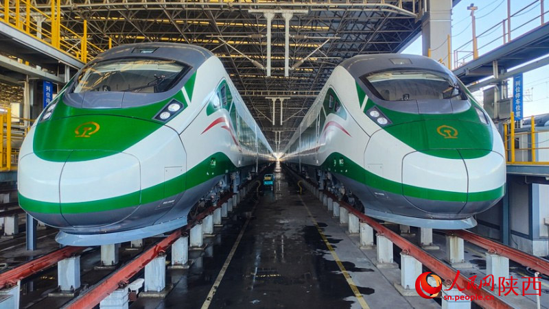 CR200-C ?Fuxing? орталы?тандырыл?ан ?уат к?з?мен жабды?тал?ан ЭМУ ал?аш рет ?ытайды? солт?ст?к-батысында дебют жасады