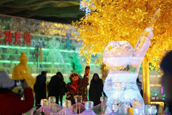 Бейж??де 38-?нш? ?ар-м?з, м?з шамдары карнавалы ?тт?