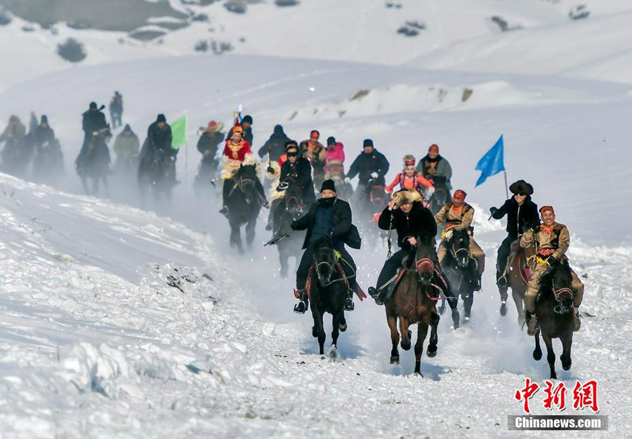 ?р?мж? ма?ында?ы тауларда ?арда?ы ат жарысы ?тт?