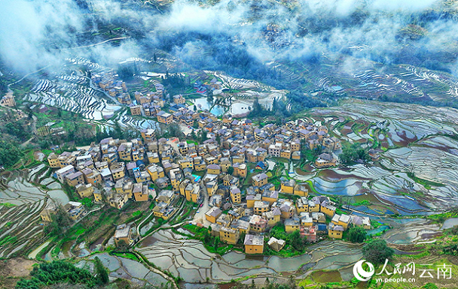 Юньнаньны? Хунхэ облысында?ы к?ркем сатылы атыз