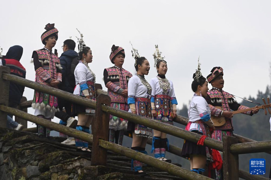 Дунчжай б??аралары мерекен? к?т?п алу дайында?ына ?ызу к?р?ст?