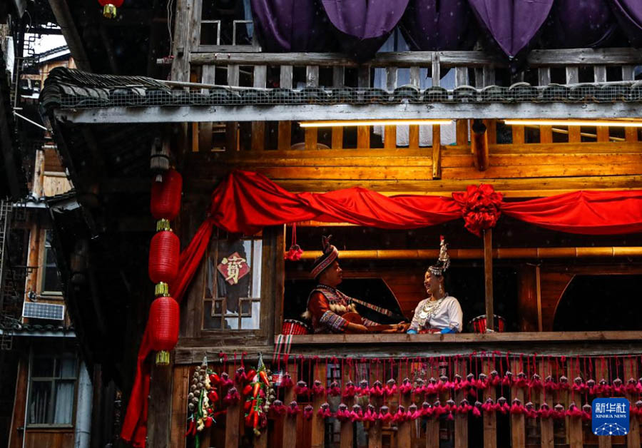 Дунчжай б??аралары мерекен? к?т?п алу дайында?ына ?ызу к?р?ст?