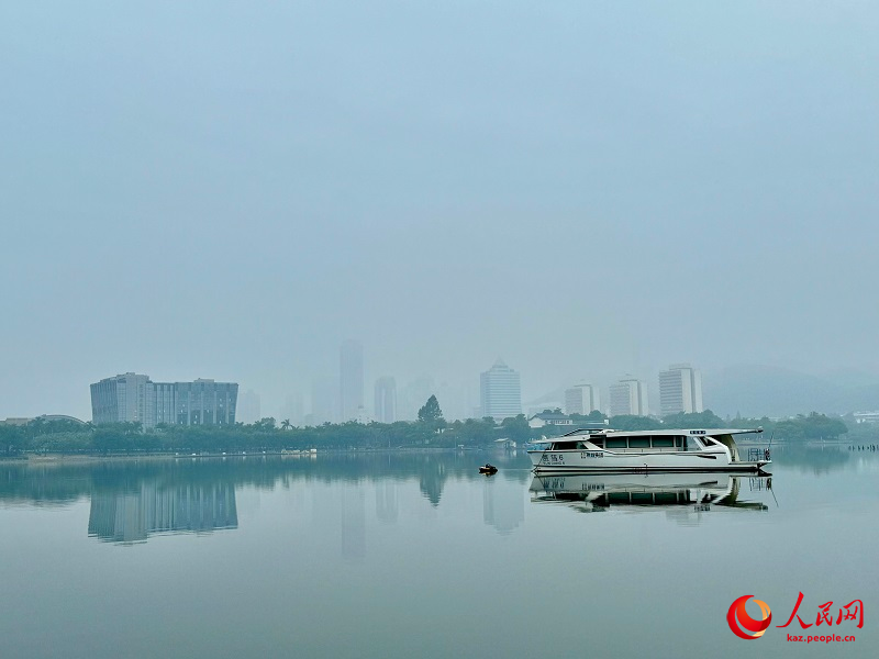 Б?лт ??ша?ында?ы Юньдан к?л? ертег? ?лем?не ??сайды