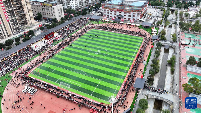 Гуйчжоуда ?Ауыл футболыны? лигасы, ауыл кеш?? ?тт?