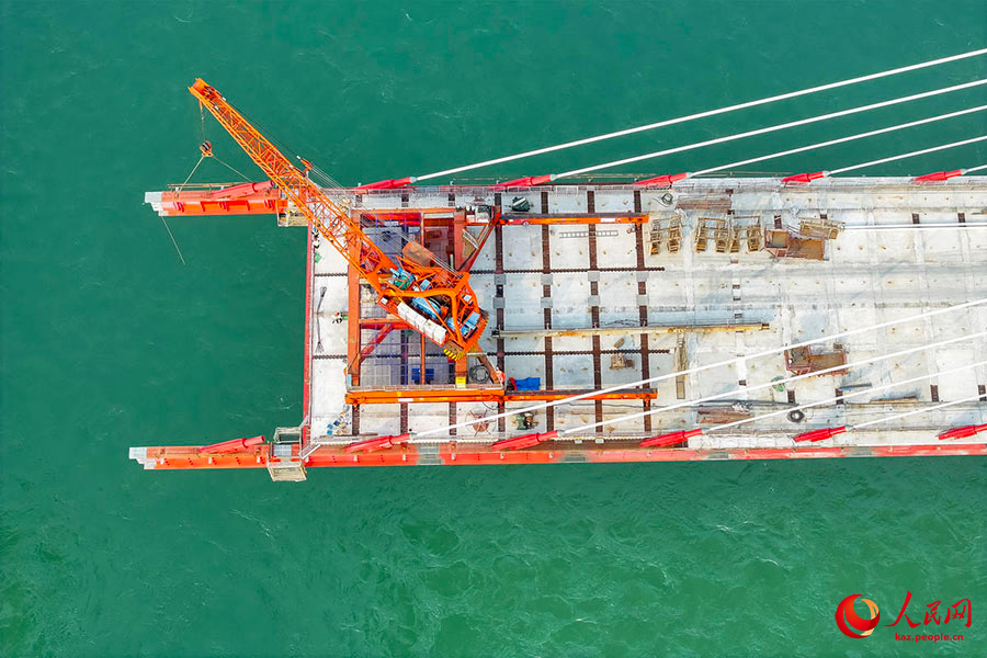 Хэцзян, Сычуань: Руншань Янцзы ?зен? к?п?р?н?? ??рылысы ж?йел? т?рде ал?а жылжып келед?