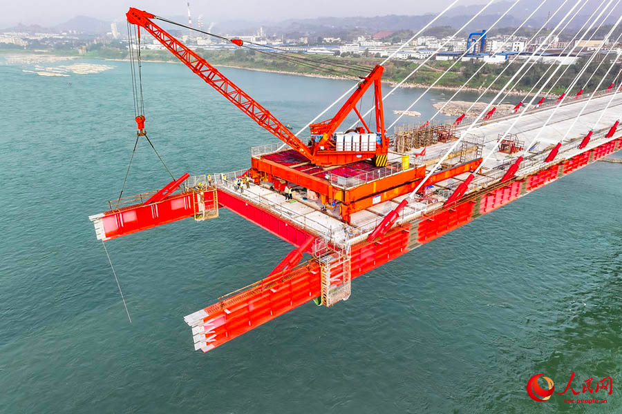 Хэцзян, Сычуань: Руншань Янцзы ?зен? к?п?р?н?? ??рылысы ж?йел? т?рде ал?а жылжып келед?