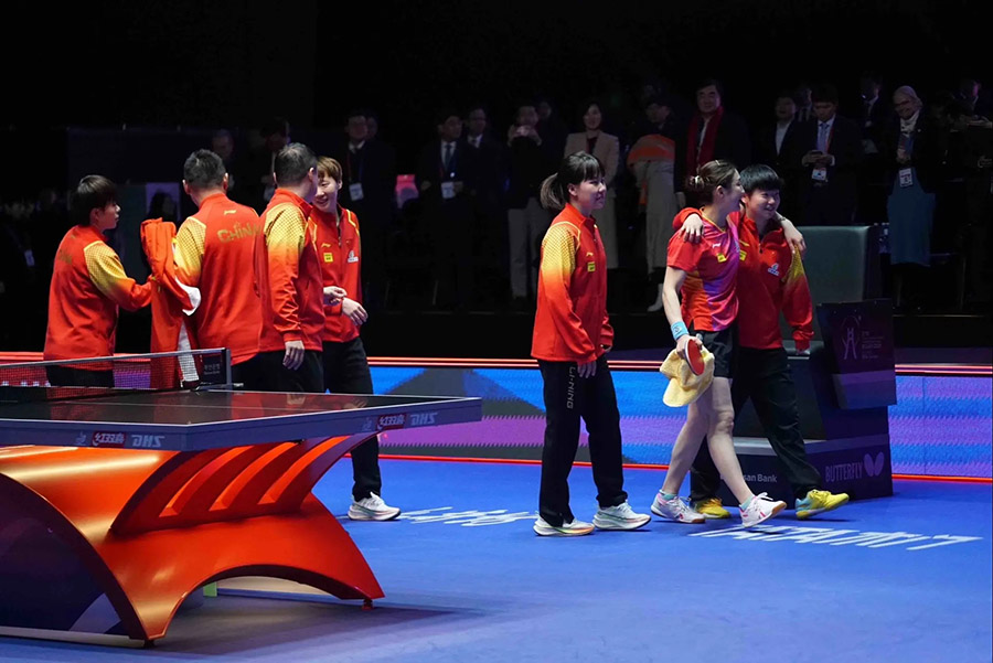 ?стел Теннис?нен 2024 жыл?ы ?лем чемпионатында ?ытай ерлер ??рамасы мен ?йелдер ??рамасы ?ос же??ске ?ол жетк?зд?