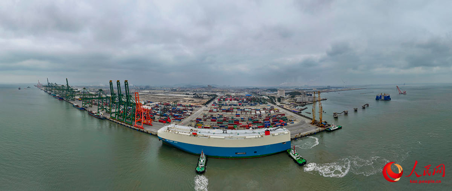 Фуцин, Фуцзянь: Айда?ар жылыны? басында м?хит ас?алы т?р?ан отанды? к?л?ктер