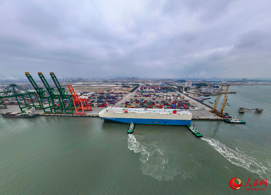 Фуцин, Фуцзянь: Айда?ар жылыны? басында м?хит ас?алы т?р?ан отанды? к?л?ктер