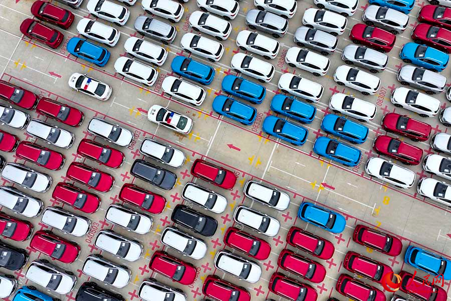 Фуцин, Фуцзянь: Айда?ар жылыны? басында м?хит ас?алы т?р?ан отанды? к?л?ктер