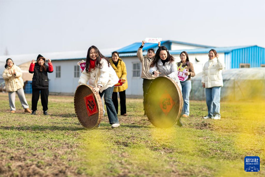 Халы?аралы? ?йелдер мерекес?н ?арсы алу?а арнал?ан т?рл?-т?ст? ?с-шаралар