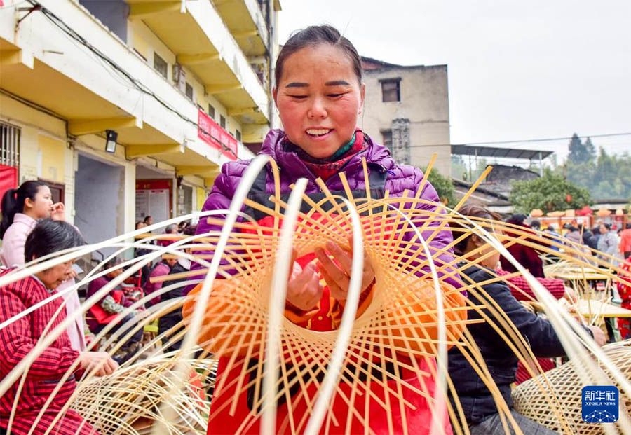 Халы?аралы? ?йелдер мерекес?н ?арсы алу?а арнал?ан т?рл?-т?ст? ?с-шаралар