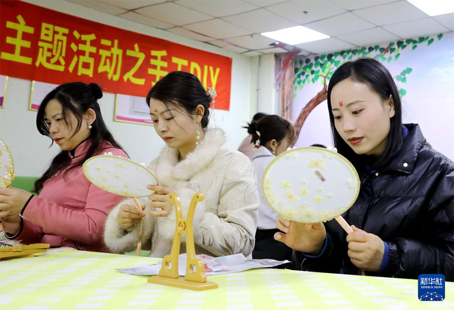 Халы?аралы? ?йелдер мерекес?н ?арсы алу?а арнал?ан т?рл?-т?ст? ?с-шаралар