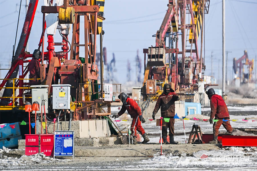 К?н сайын орта есеппен 20 000-нан астам ???ыма！ ?арамай м?най кен орныны? т?ул?кт?к ?н?м? былтырды? с?йкес кезе??нен асып т?ст?