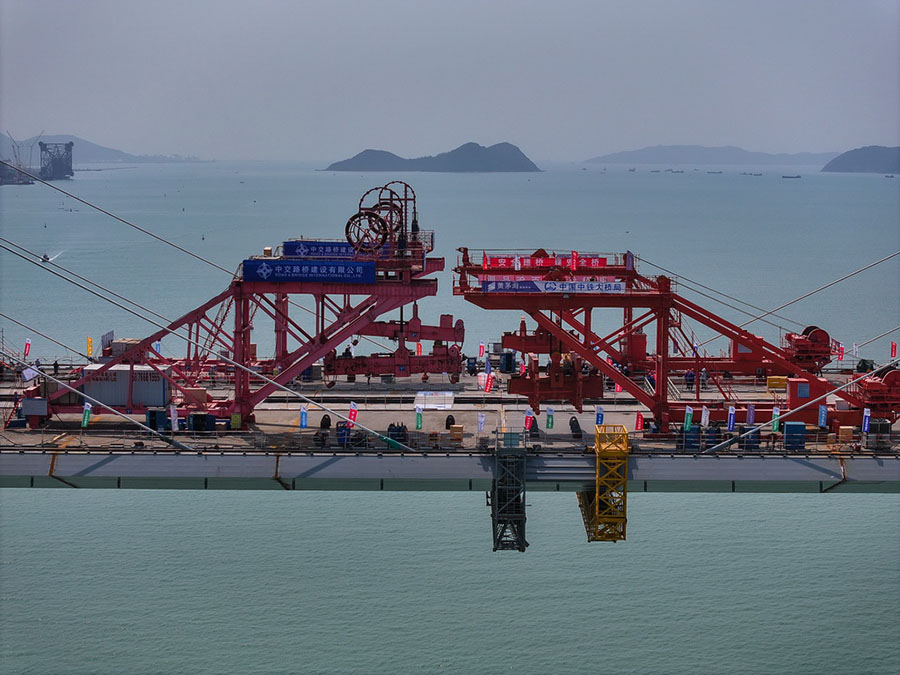 Хуанмаохай те??з арнасыны? Гаоланьган к?п?р? толы? т?тасты