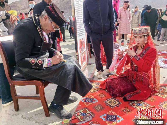 Шы?жа?да?ы Таш?ор?ан ауданында т?ж?к хал?ыны? материалды? емес м?дени м?расы к?рсет?лд?