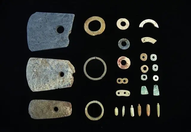 Хэнань ?лкес? Юнчэн ?аласы Ванчжуан ж?ртынан табыл?ан б?йымдар