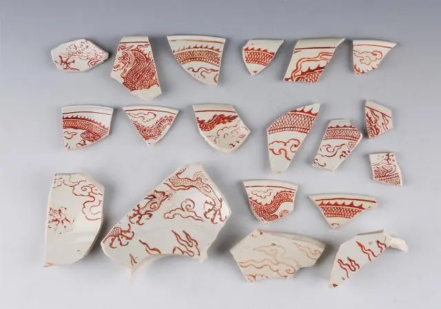 Шаньси ?лкес? Хуожоу ?аласы Чэньсунь фарфор пеш?н?? орнынан табыл?ан фарфор