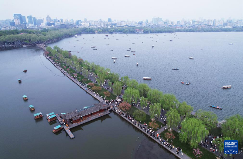 Цинмин мерекес? кез?нде ел ?ш?нде 119 миллион адам саяхатта?ан