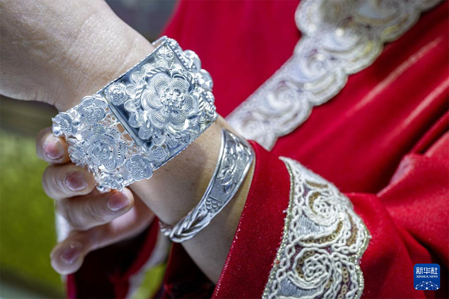 ??нды этникалы? ?шекей - Мяо к?м?с?