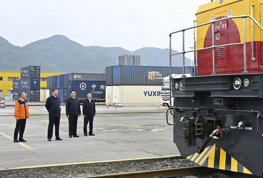 Си Цзиньпин ?тексеру-зерттеу ж?рг?зу ?ш?н Чунцинге барды