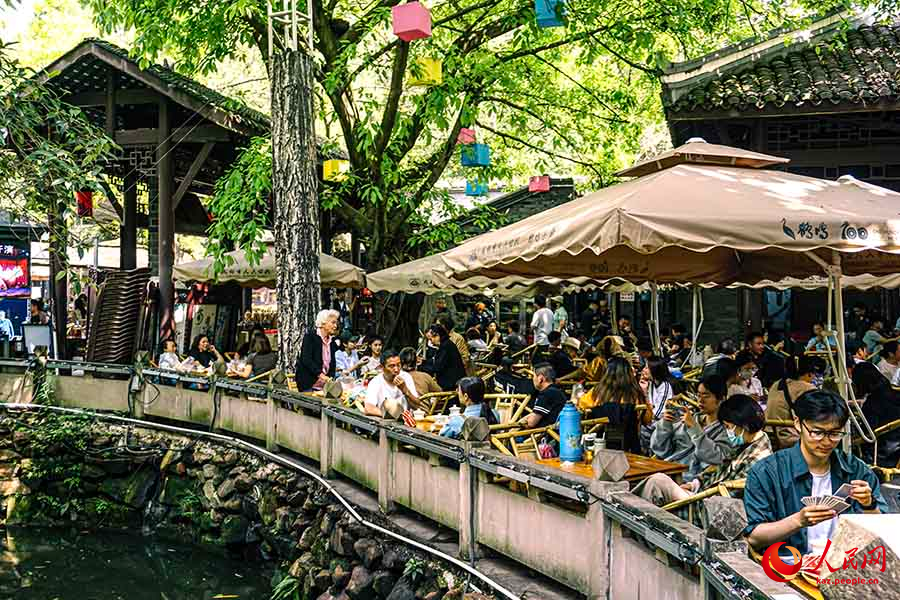 Шай ?шу, ??ла? тазалату, шахмат ойнау... Чэнду стил?ндег? ?м?р салты