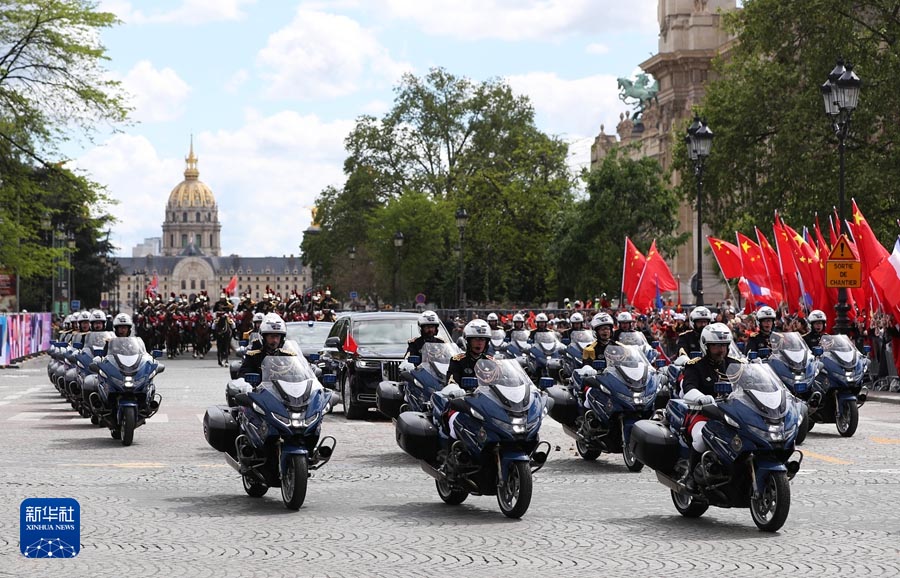 Си Цзиньпин Франция Президент? Эммануэль Макрон ?тк?зген ?арсы алу р?с?м?не ?атысты