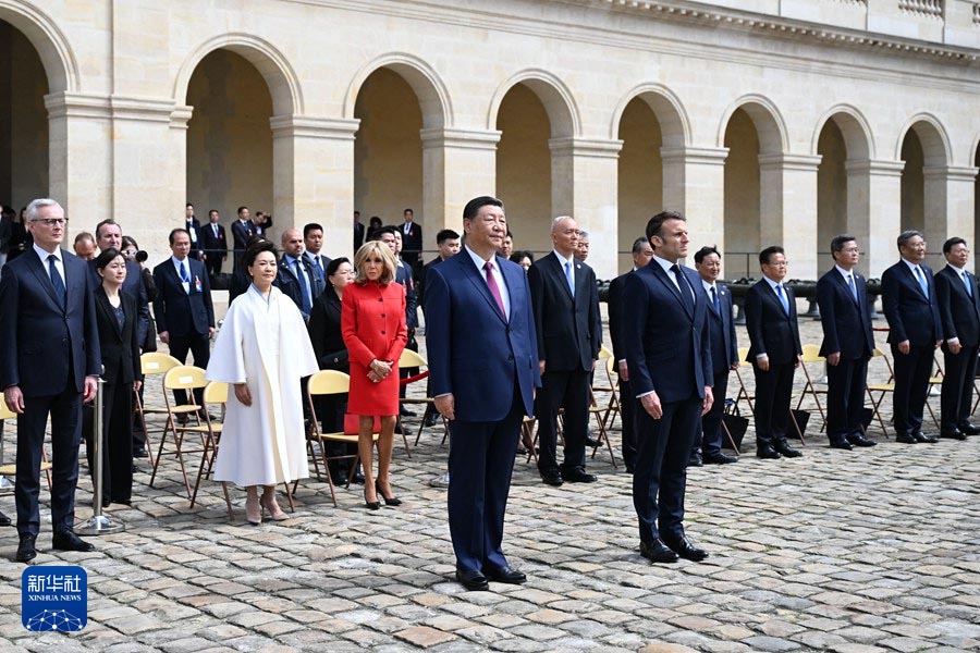 Си Цзиньпин Франция Президент? Эммануэль Макрон ?тк?зген ?арсы алу р?с?м?не ?атысты