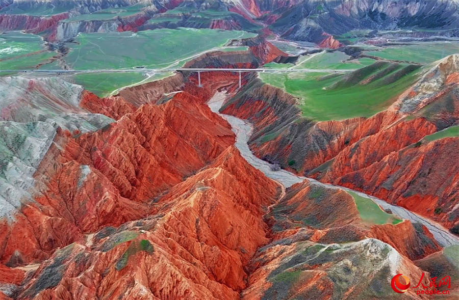 Шы?жа? Тяньшань д?л?з?н?? S101 тасжолы б?р к?нде т?рт мезг?лд? кес?п ?тед?