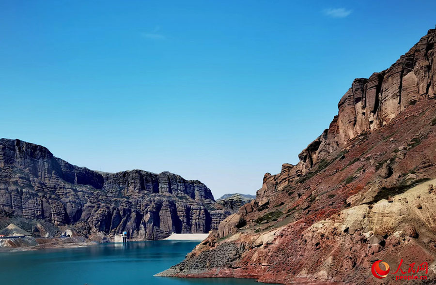 Шы?жа? Тяньшань д?л?з?н?? S101 тасжолы б?р к?нде т?рт мезг?лд? кес?п ?тед?