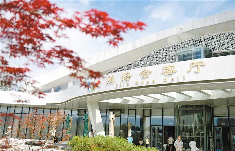 Орталы? Азия саяба?ына кел?п, Ж?бек жолы бойында?ы м?дениетт? сез?н???з