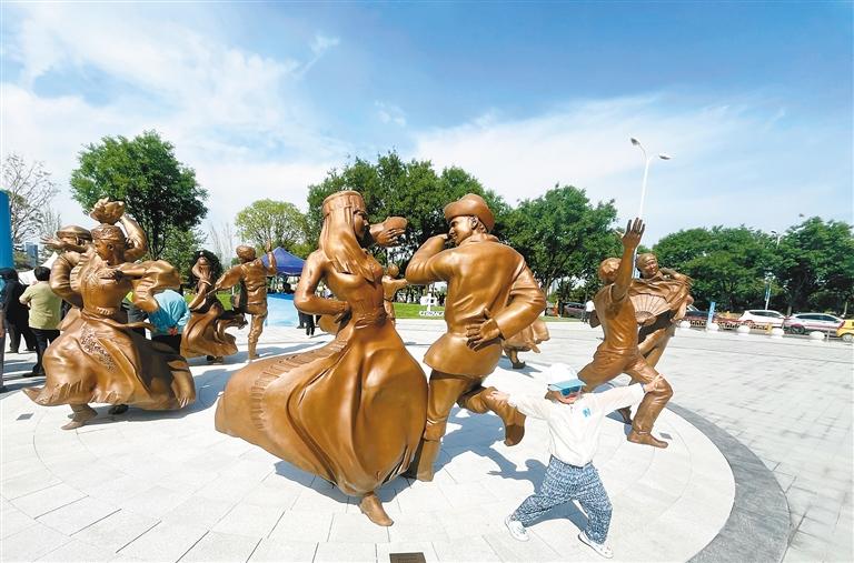 Орталы? Азия саяба?ына кел?п, Ж?бек жолы бойында?ы м?дениетт? сез?н???з