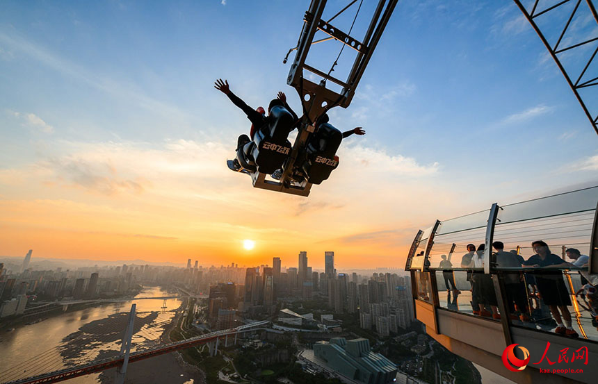 Чунцин: Шетелд?к туристер к?бейе т?ст?