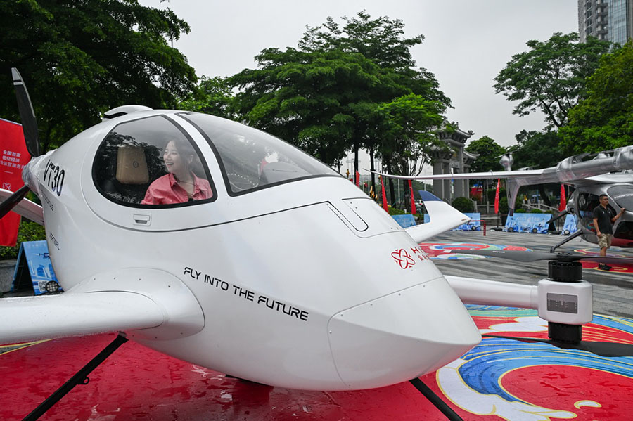 Гуанчжоу ?ытайда т?мен би?кт?ктег? ?уе ?атынасы бойынша ал?аш?ы коммерциялы? операциялы? ?ала болма?