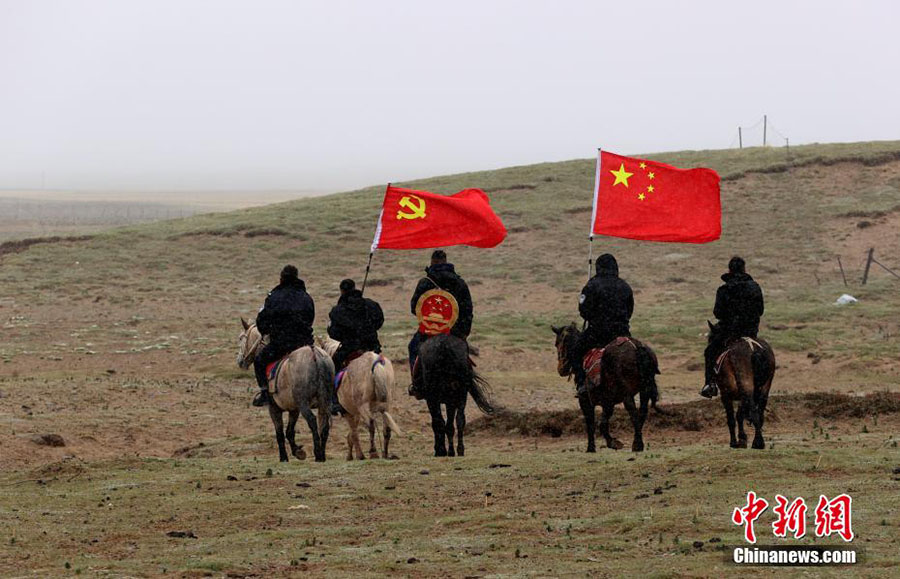 Голо, Цинхай: Цинхай-Сицзан ?ст?рт?ндег? ?ат ?ст? соты?