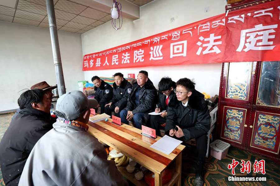 Голо, Цинхай: Цинхай-Сицзан ?ст?рт?ндег? ?ат ?ст? соты?