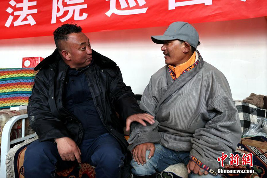 Голо, Цинхай: Цинхай-Сицзан ?ст?рт?ндег? ?ат ?ст? соты?