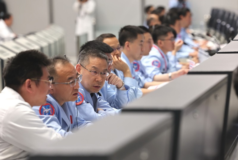 ?Чанъэ-6? ай орбитасында кездес?п т?й?л?суд? ж?не орбитада ?лг?лерд? тасымалдауды ая?тады