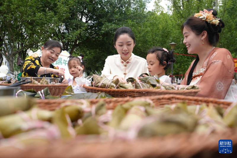 Елд?? ?р айма?ында Дуаньу (?ия? к?р?ш) мерекес?н ?арсы алу ?с-шаралары ?туде