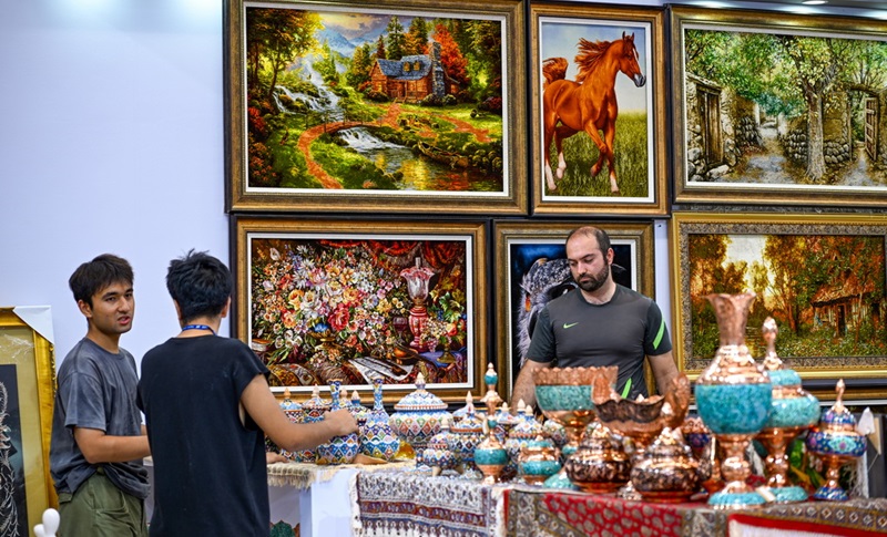 8-?нш? кезект? ?ытай-Азия-Еуропа к?рмес? ?т?п жат?ан орынмен танысы?ыздар