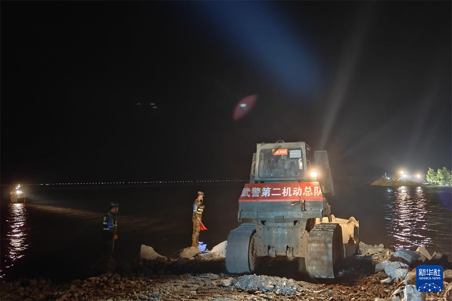 О?т?ст?к аума?ты? ?скери-?уе к?штер? су тас?ынынан ??т?ару миссияларын орындау ?ш?н Юэян?а барды