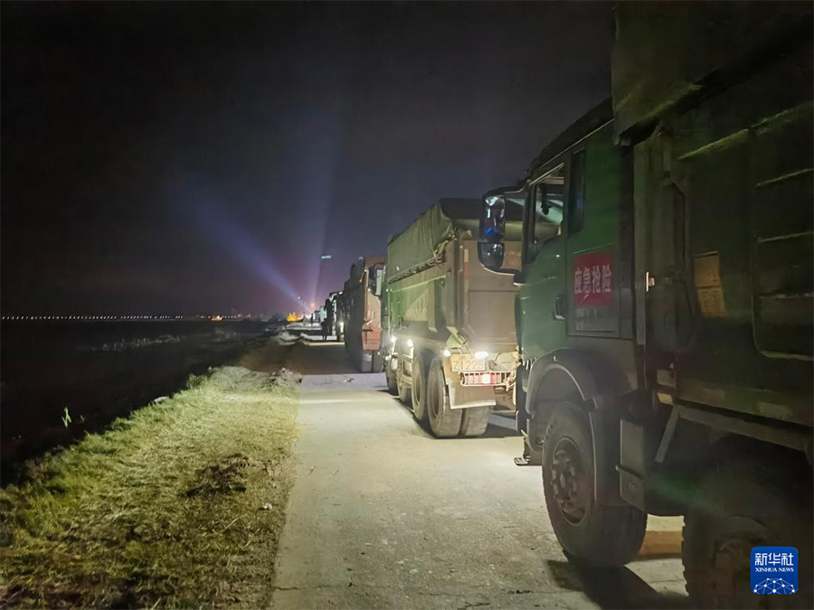 О?т?ст?к аума?ты? ?скери-?уе к?штер? су тас?ынынан ??т?ару миссияларын орындау ?ш?н Юэян?а барды