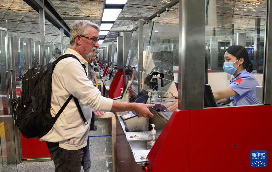 Визасыз режимн?? ы?палымен ?ытай?а саяхаттайтын шетелд?ктер саны к?бейд?