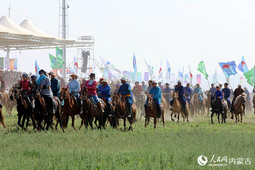 ?шк? Мо??ол автономиялы? регионыны? 34-?нш? жайлау Надамы салтанатты т?рде ашылды