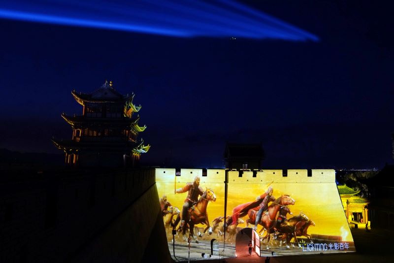 Ганьсуды? Цзяюйгуаньы кешк? саяхатты бастады