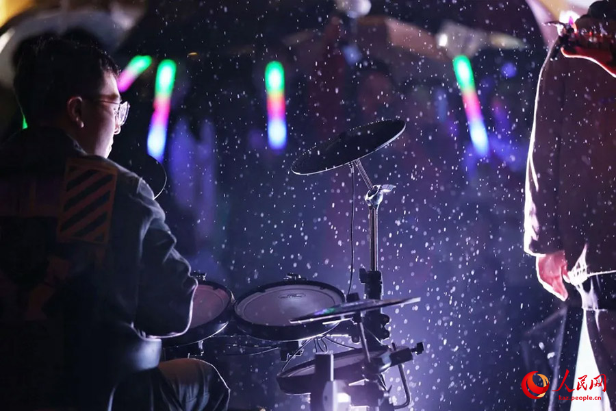 Гуйянны? думан?а толы т?нг? ?м?р?